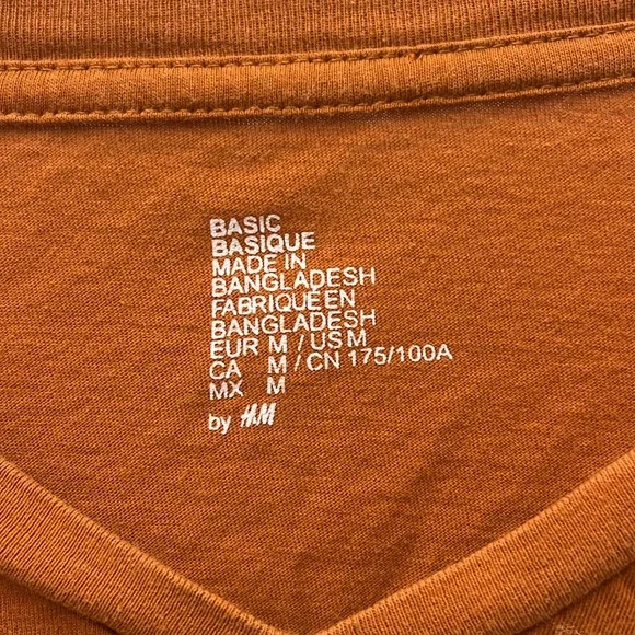 Assorted Bundle Of T-Shirts Size Medium. Various Brands.Assortedl Colors. - Picture 5 of 16